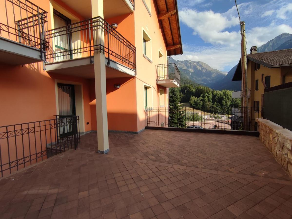 Appartamenti Flora Alpina Temù Exterior foto